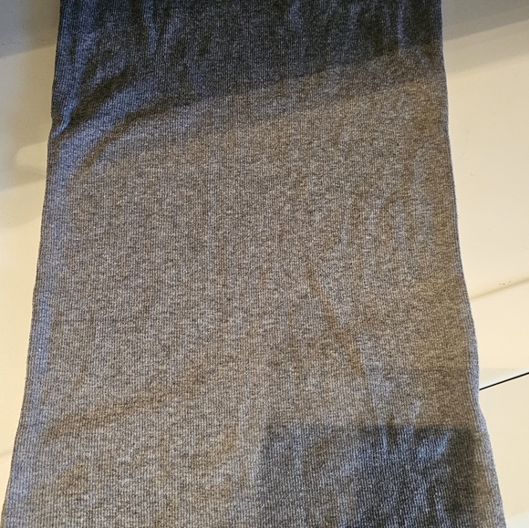 Hollister Gray Sleeveless Tank Top - Picture 6 of 6